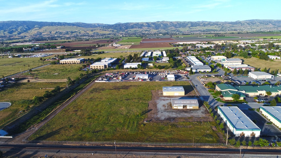 221 Yamane Dr, Gilroy, CA for lease - Building Photo - Image 3 of 5