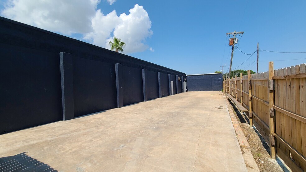 201 6th St. N, Texas City, TX à vendre - Photo du bâtiment - Image 3 de 15