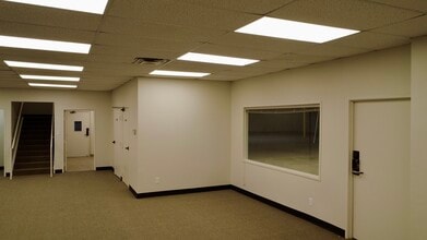 1111 W Carrier Pky, Grand Prairie, TX à louer Photo intérieure- Image 2 de 5