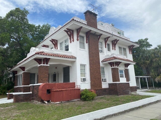 205 4th Ave N, Saint Petersburg, FL à vendre Photo du bâtiment- Image 1 de 15