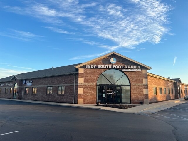 7855 S Emerson Ave, Indianapolis, IN à louer - Photo du bâtiment - Image 1 de 12