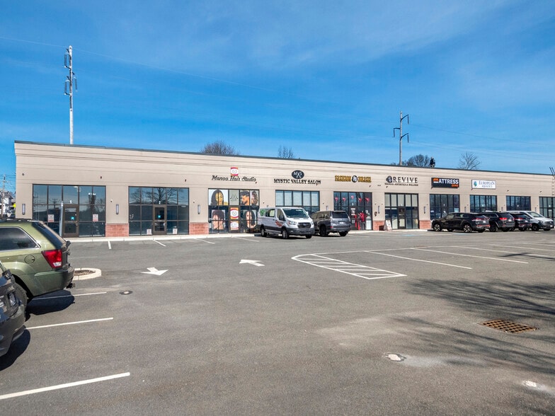 888 Eastern Ave, Malden, MA for lease - Building Photo - Image 3 of 14
