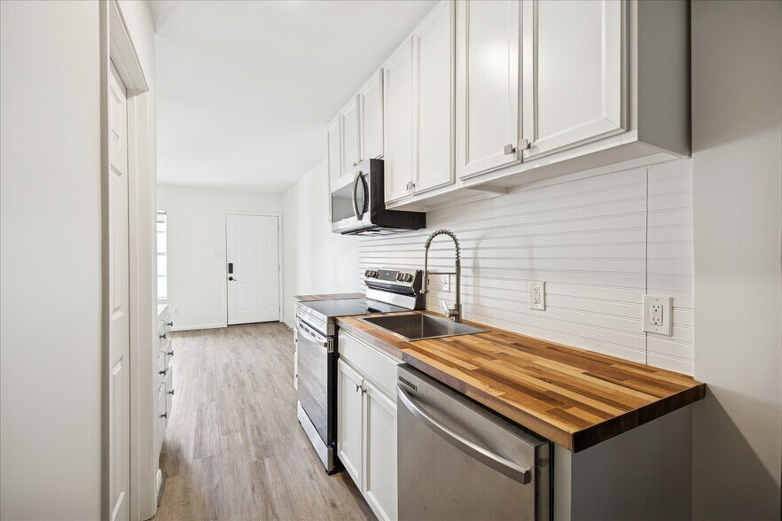 1011 W 10th St, Houston, TX à vendre - Photo intérieure - Image 2 de 10