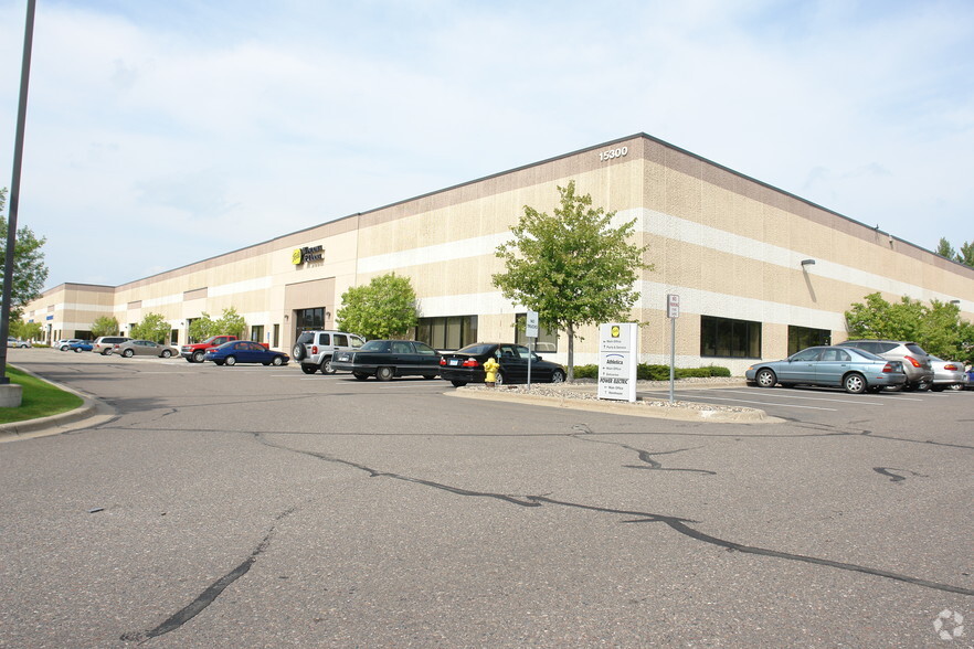 15300 N 25th Ave, Plymouth, MN for lease - Building Photo - Image 2 of 3