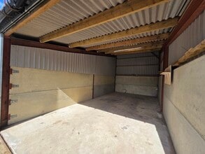 Oare, Cold Ash for lease Interior Photo- Image 2 of 3