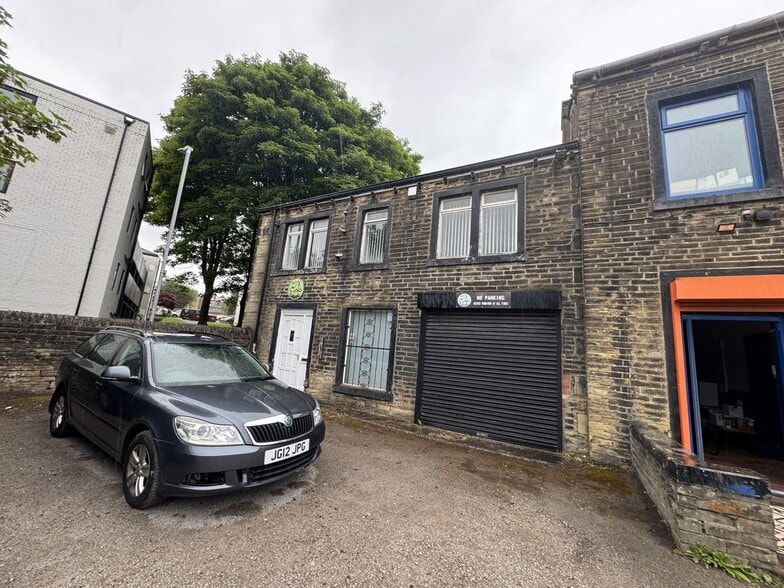 12A West Parade, Halifax for lease - Building Photo - Image 2 of 7
