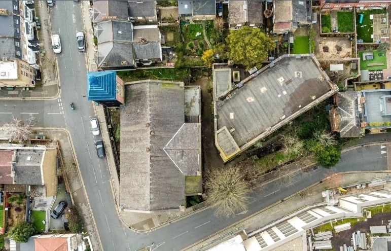 Substantial Former Church, Church Hall a portfolio of 2 properties for sale on LoopNet.ca - Aerial - Image 2 of 7