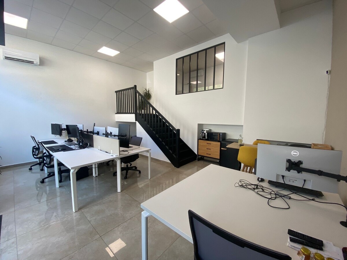 Marseille, BDR 13002 -  -  - Interior Photo - Image 1 of 4