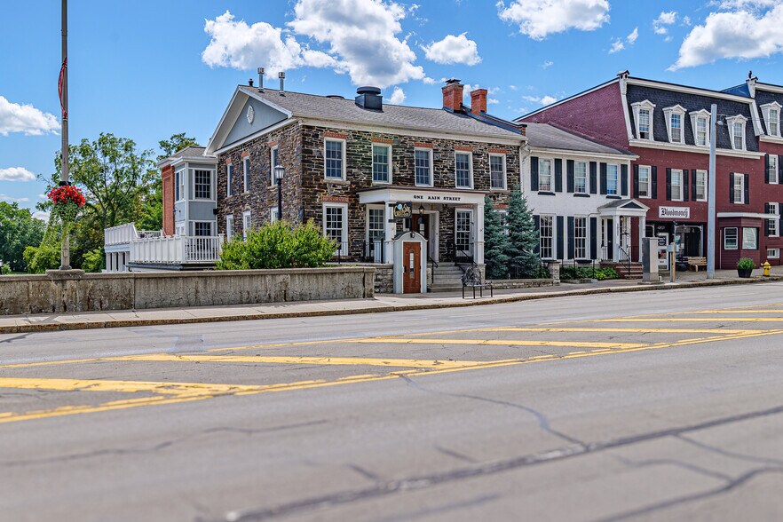 1-3 Main Street, Le Roy, NY à vendre - Photo du bâtiment - Image 3 de 28