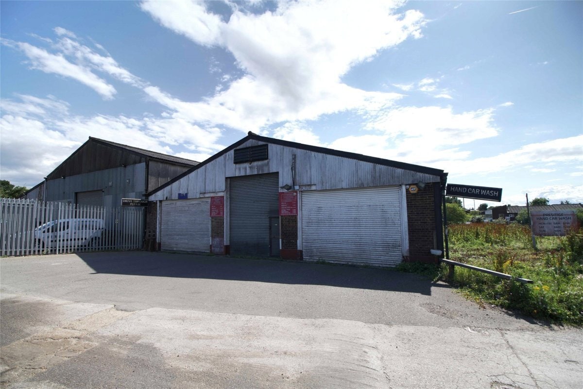 40 Barnett Wood Ln, Leatherhead for lease Primary Photo- Image 1 of 3