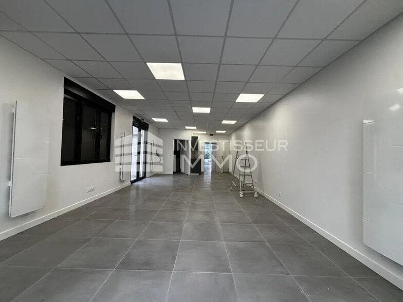 Retail in Champigny-sur-Marne for lease - Interior Photo - Image 2 of 5