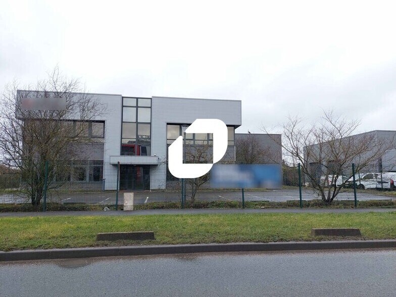 18 Rue Des Osiers, Coignières à louer - Photo du bâtiment - Image 2 de 16