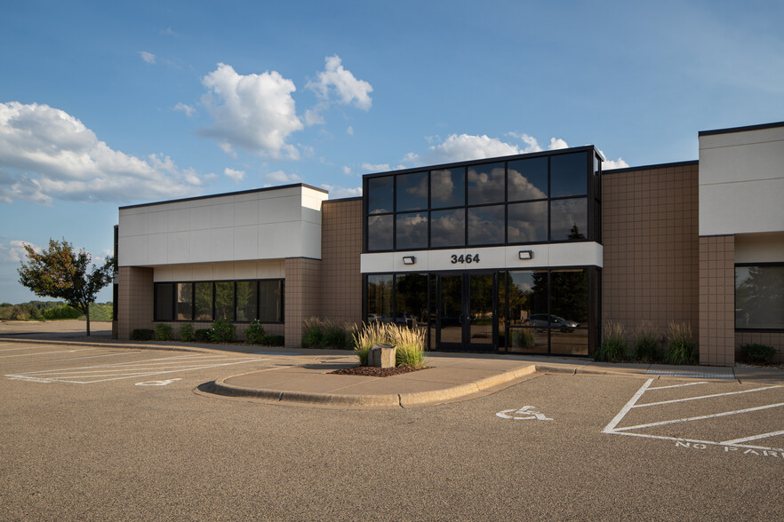 3464 Washington Dr, Eagan, MN for lease - Building Photo - Image 1 of 3