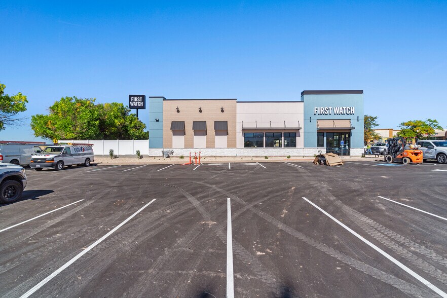 991 N 400 Way, Layton, UT à vendre - Photo du bâtiment - Image 2 de 11