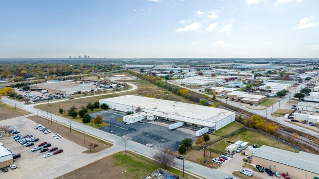 Plus de détails pour 4233 Janada St, Haltom City, TX - Industriel à louer