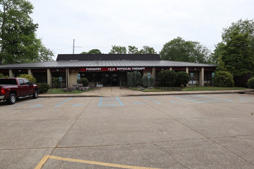 1618 Hardy Cash Dr, Hampton, VA for sale - Building Photo - Image 2 of 13