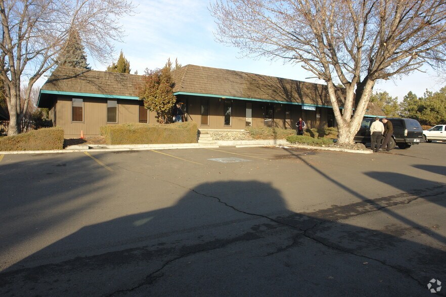617 S 48th Ave, Yakima, WA à louer - Photo du bâtiment - Image 2 de 2