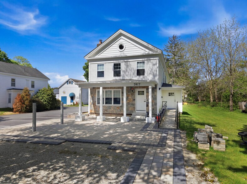 367 Main St, Oxford, MA à vendre - Photo du bâtiment - Image 2 de 37