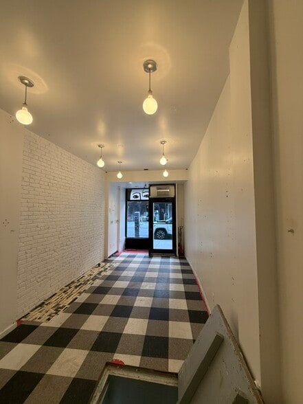 147 Orchard St, New York, NY for lease - Interior Photo - Image 2 of 6
