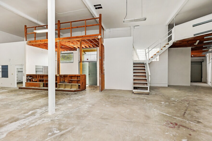 4931 Venice Blvd, Los Angeles, CA à louer - Photo du bâtiment - Image 2 de 45