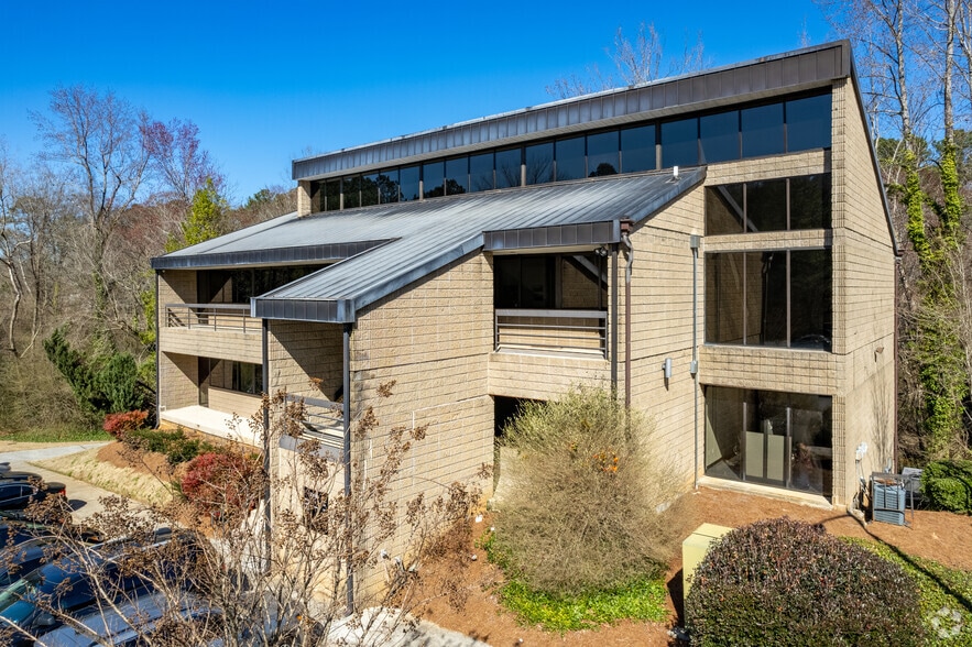 3066 Mercer University Dr, Chamblee, GA for sale - Building Photo - Image 2 of 30