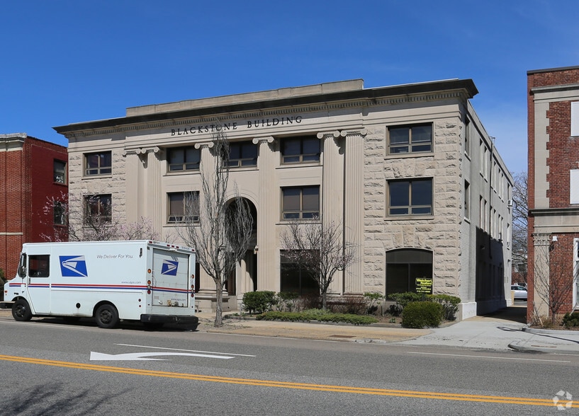 1527 Franklin Ave, Mineola, NY à louer - Photo du bâtiment - Image 3 de 70