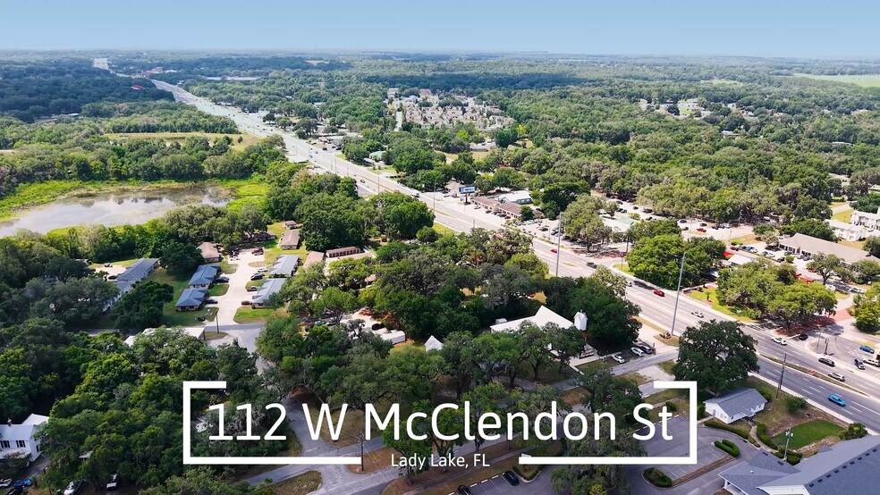 112 W McClendon St, Lady Lake, FL à vendre - Vidéo sur l’inscription commerciale - Image 2 de 21