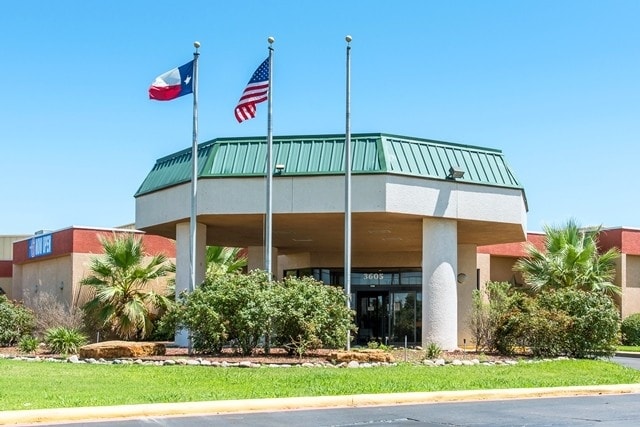 3605 S US Highway 75, Sherman, TX for lease - Building Photo - Image 3 of 8