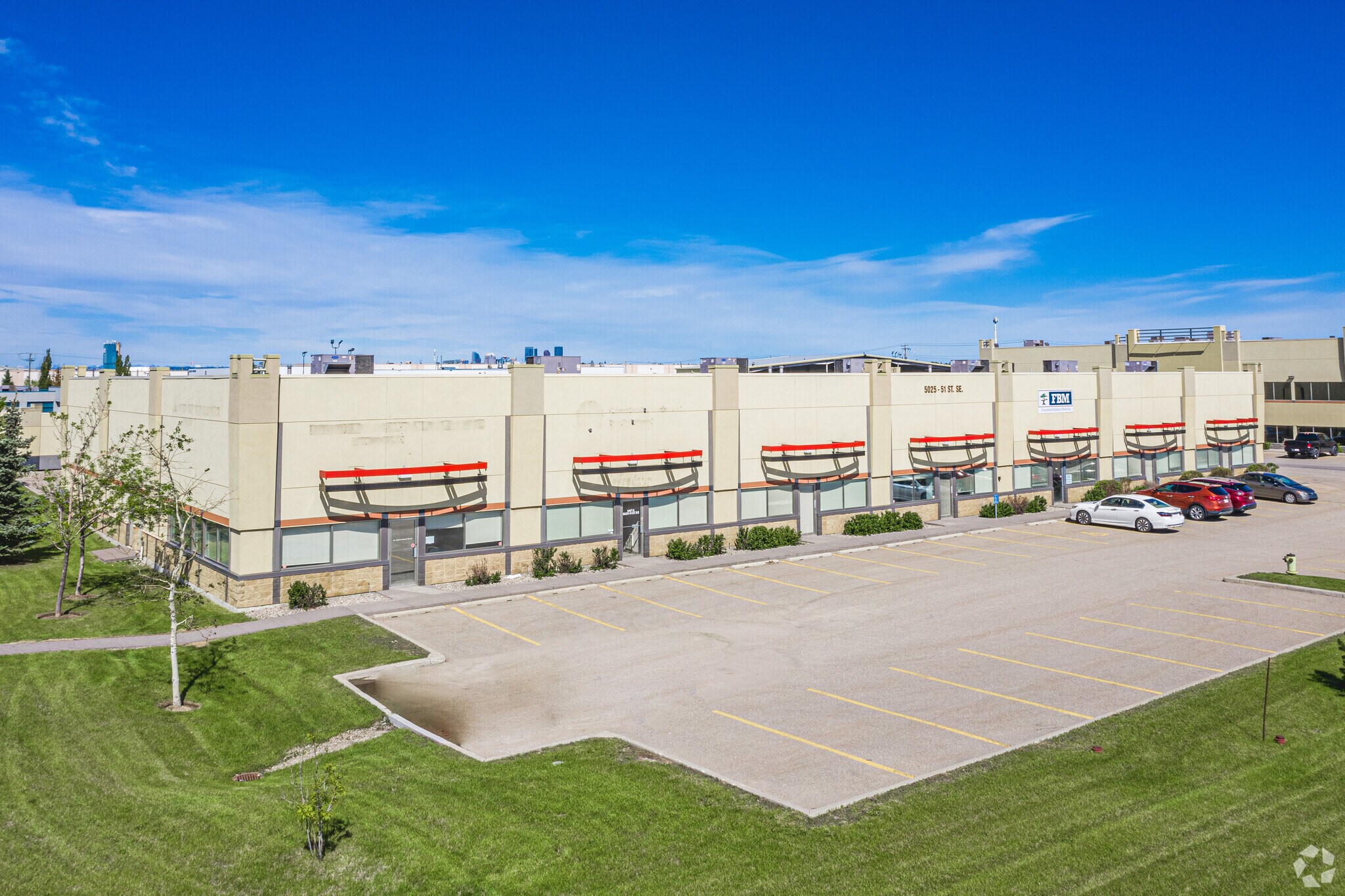 5025 51st St SE, Calgary, AB for lease Building Photo- Image 1 of 5