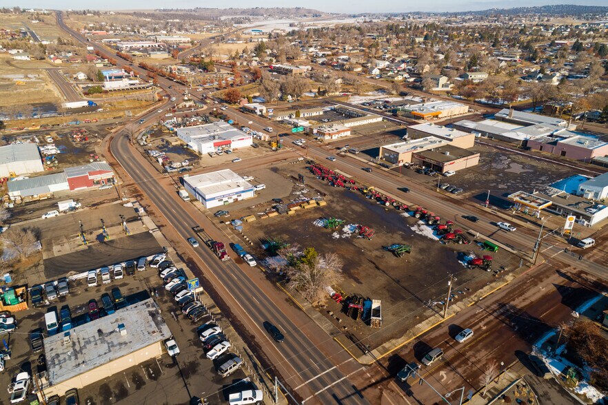 14 N 5th St, Madras, OR à vendre - Photo du bâtiment - Image 2 de 6