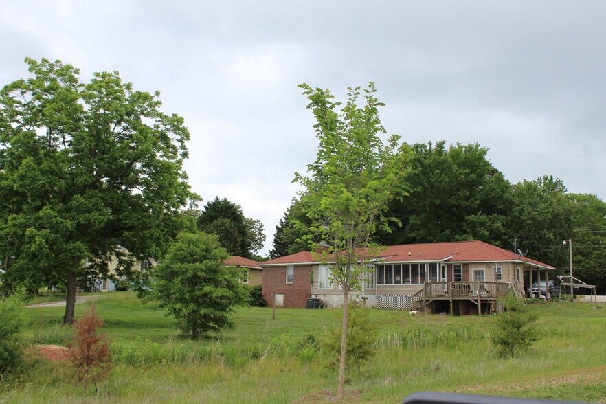 3818 Falcon Pky, Flowery Branch, GA à vendre - Photo du bâtiment - Image 3 de 12