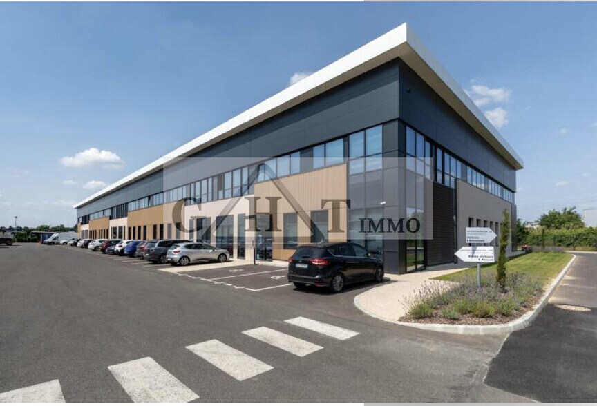 Industrial in Gennevilliers for lease - Building Photo - Image 2 of 3