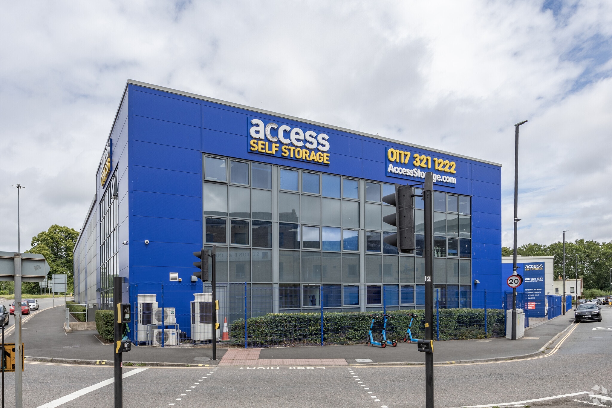 Winterstoke Rd, Bristol for lease Primary Photo- Image 1 of 8