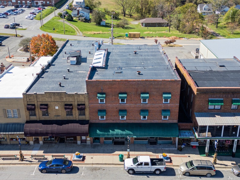522 N Main St, Hillsville, VA for sale - Building Photo - Image 3 of 40