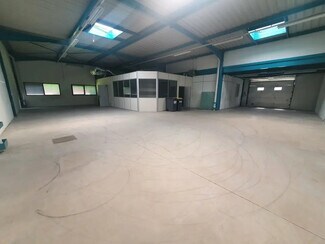 Plus de détails pour 13 Rue Henri Farman, Tremblay-en-France - Bureau, Local d'activités à louer