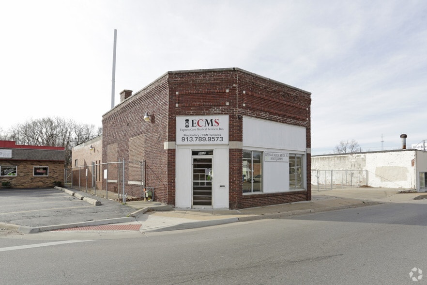 5019 Leavenworth Rd, Kansas City, KS for lease - Building Photo - Image 2 of 5