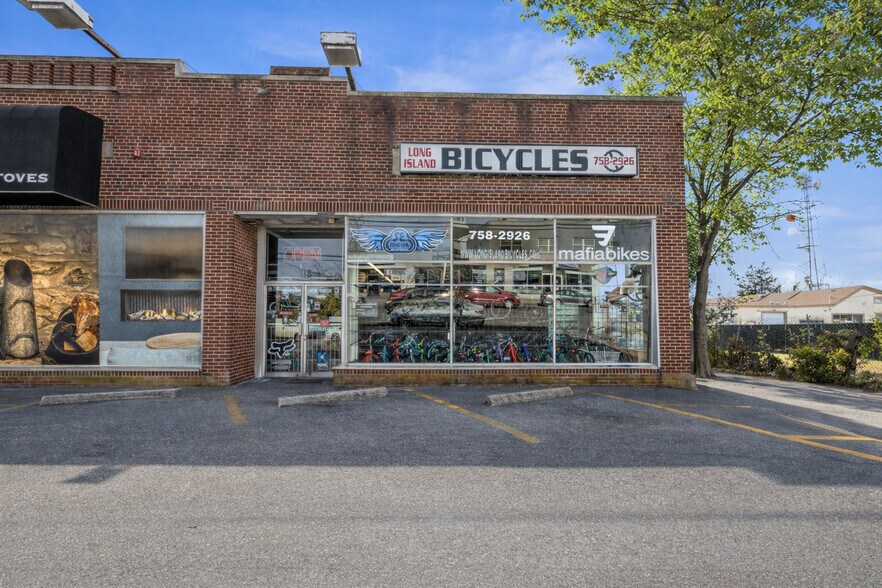 318 E Main St, Patchogue, NY à vendre - Photo du bâtiment - Image 2 de 31