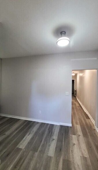 125 W Sidney Ave, Mount Vernon, NY for sale - Interior Photo - Image 3 of 11