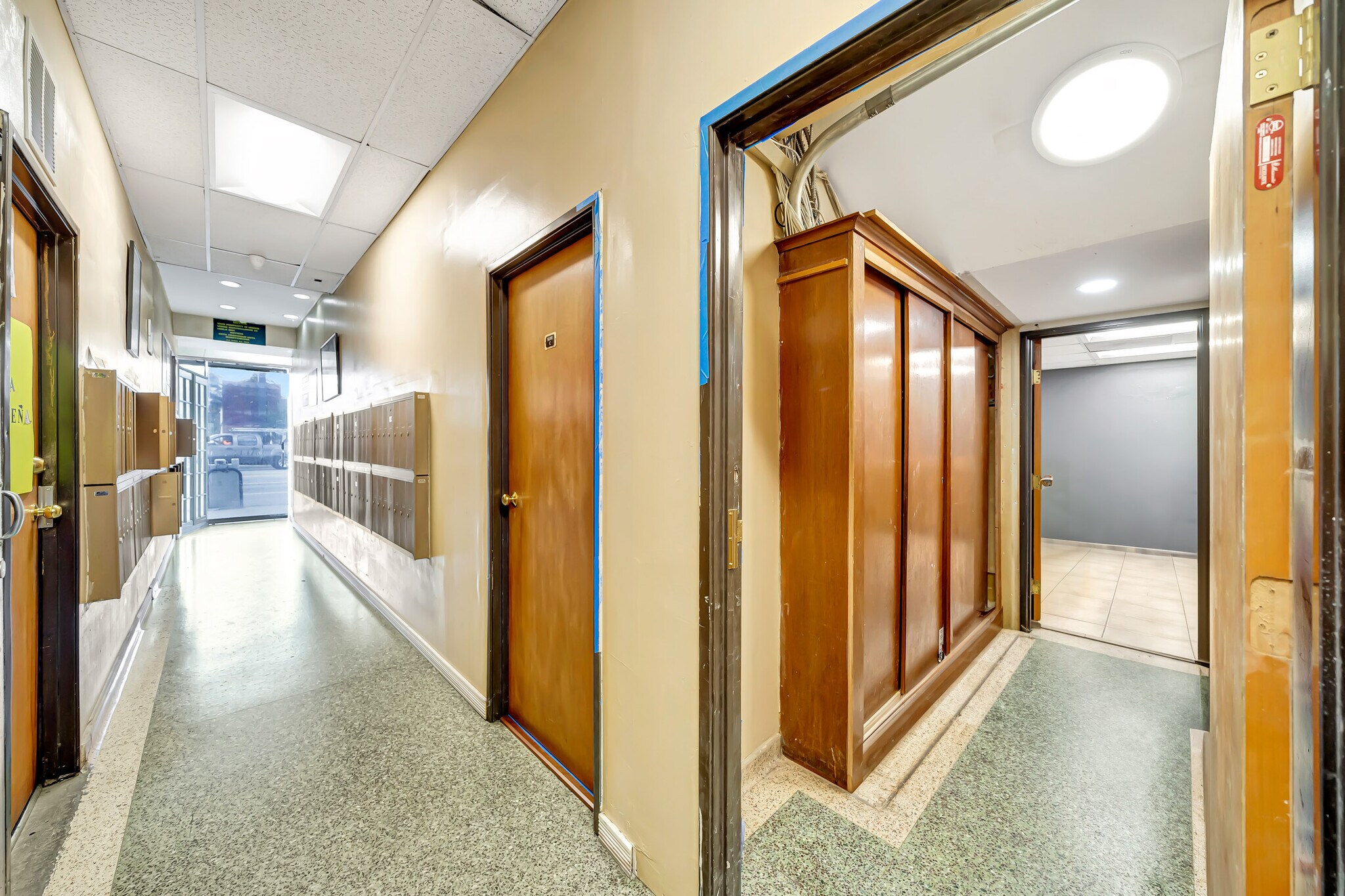 14416 Victory Blvd, Van Nuys, CA à louer Photo intérieure- Image 1 de 5