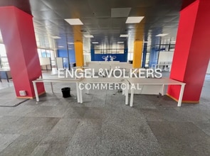 Office in Sant Joan Despí for lease Interior Photo- Image 2 of 8