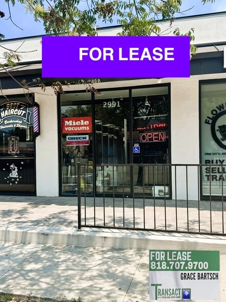 Busy Street Retail Small Rare Space, Thousand Oaks, CA for lease - Building Photo - Image 3 of 7