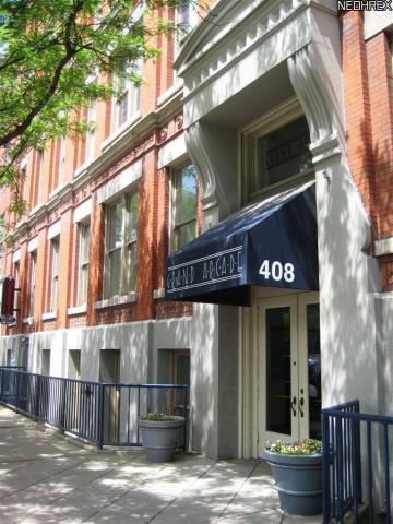 408 W St Clair Ave, Cleveland, OH à vendre Photo du bâtiment- Image 1 de 2