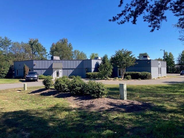 216 Industrial Ct, Fredericksburg, VA for sale - Primary Photo - Image 1 of 2