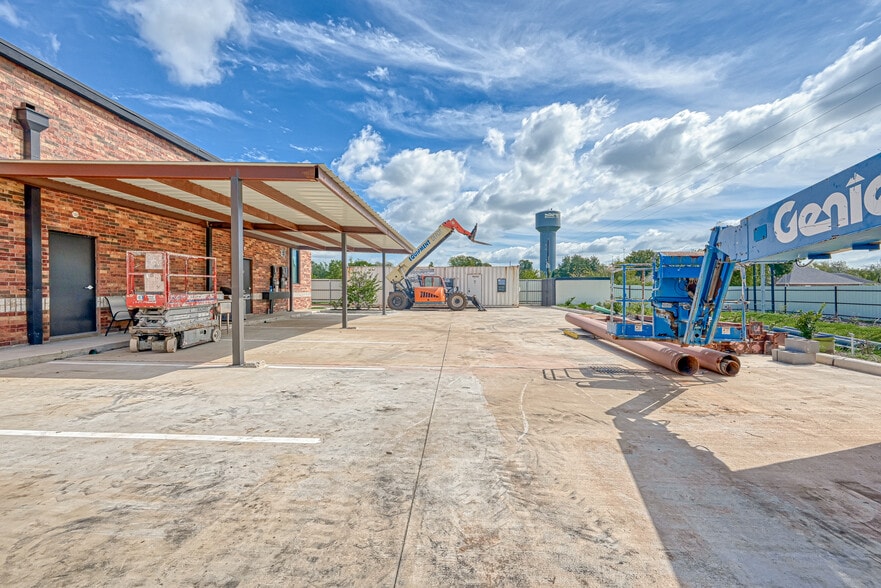 3717 5th, Stafford, TX à louer - Photo du bâtiment - Image 3 de 12
