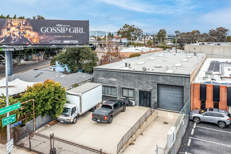 3364 S Robertson Blvd, Los Angeles, CA à vendre - Photo du bâtiment - Image 3 de 63