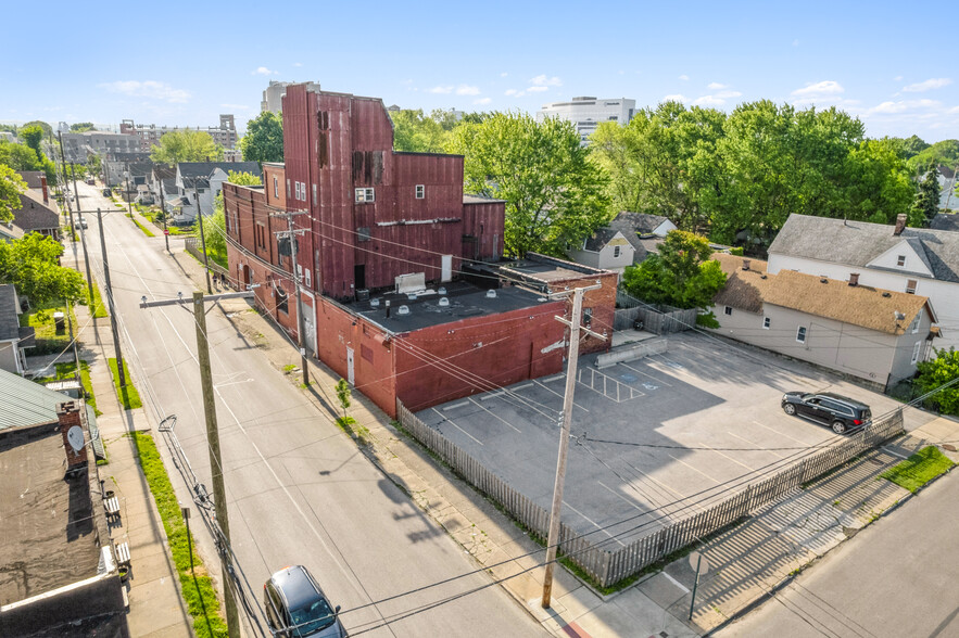 3135 Sackett Ave, Cleveland, OH for sale - Building Photo - Image 3 of 11