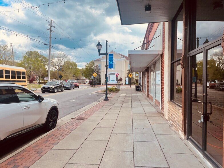 109 Main Street, Columbiana, AL à louer - Photo du bâtiment - Image 2 de 40