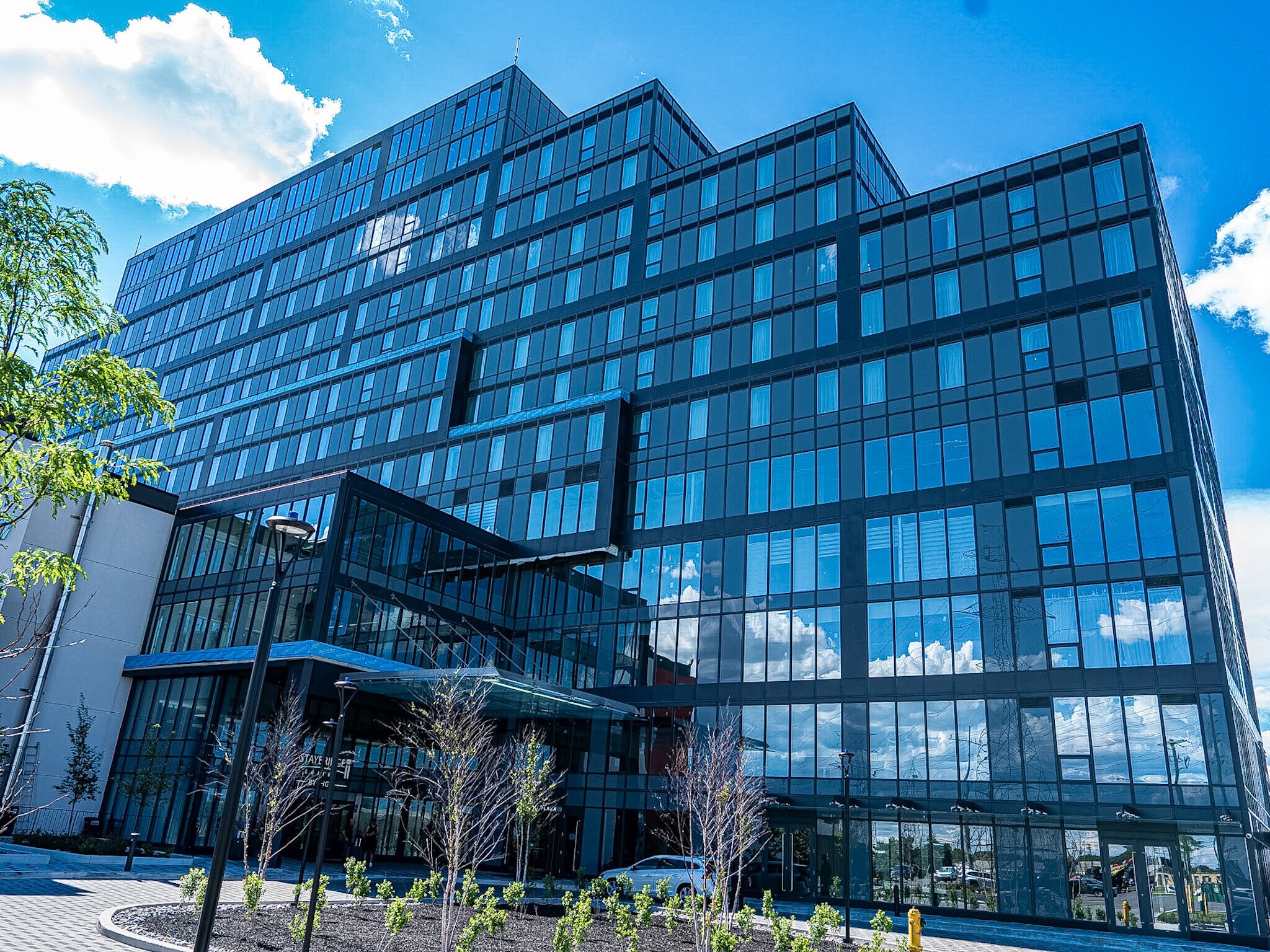 998 Martin Grove Rd, Toronto, ON à louer Photo du bâtiment- Image 1 de 21