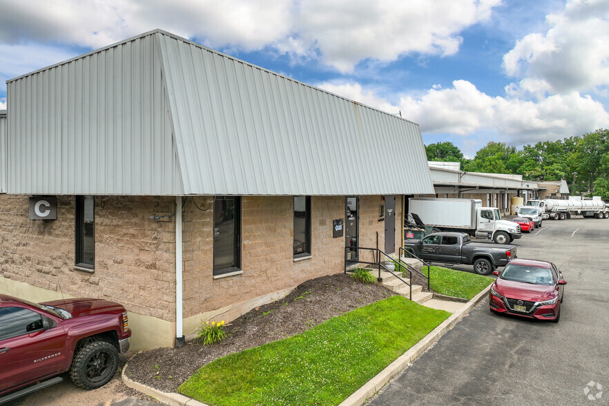 1 Madison St, East Rutherford, NJ for lease - Building Photo - Image 2 of 13