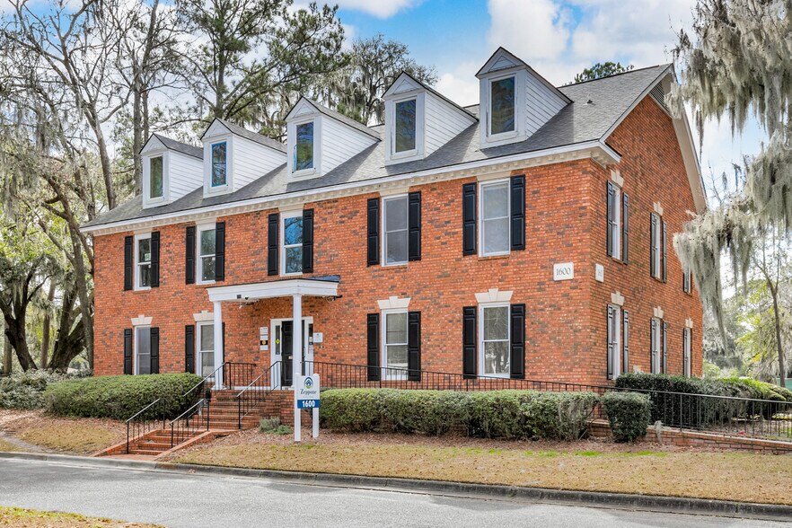 340 Eisenhower Dr, Savannah, GA à louer - Photo du bâtiment - Image 1 de 18